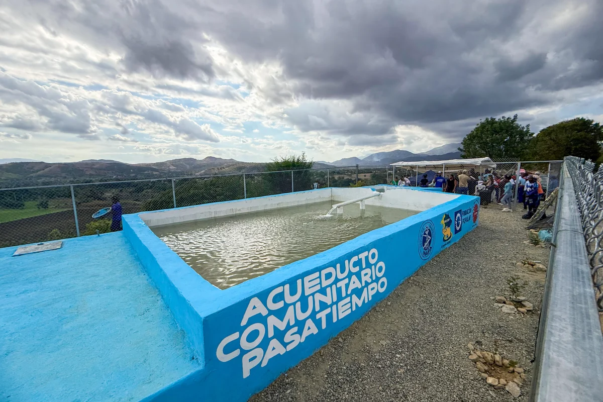 Fundación Popular inaugura acueducto en comunidad de Pasatiempo, San Juan