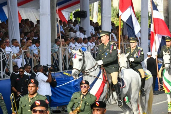 Gobierno suspende desfile militar del 30 de marzo en Santiago por medidas de austeridad