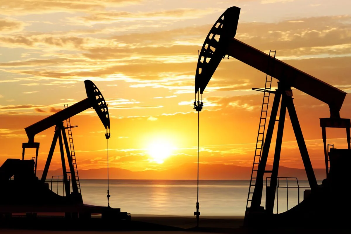 Tensión en Irán dispara precio del petróleo y amenaza a RD