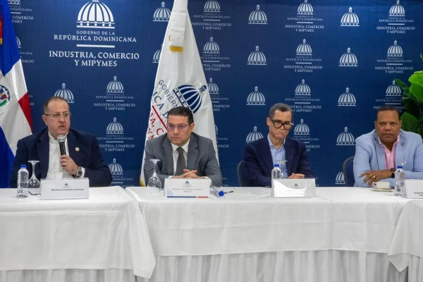Yayo Sanz Lovatón anuncia ofensiva nacional contra el comercio ilícito