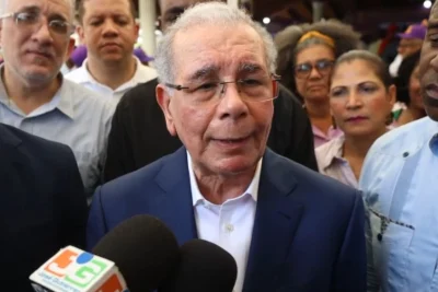 Danilo Medina: “El Gobierno debe sacrificarse primero ante la crisis económica”