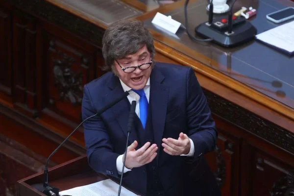 Delincuentes, asesinos y brutos: los insultos de Milei a la oposición en el Congreso