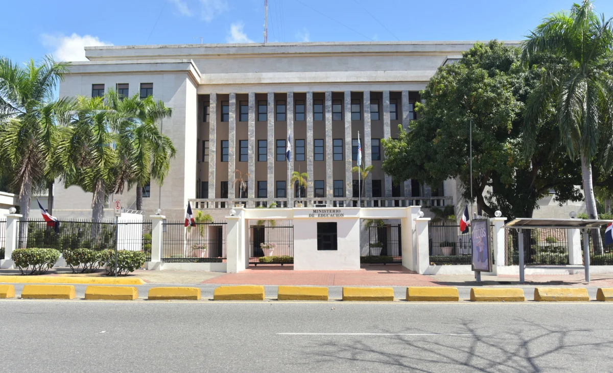 Educación informa sobre incendio en centro educativo en San Juan; no hubo afectados