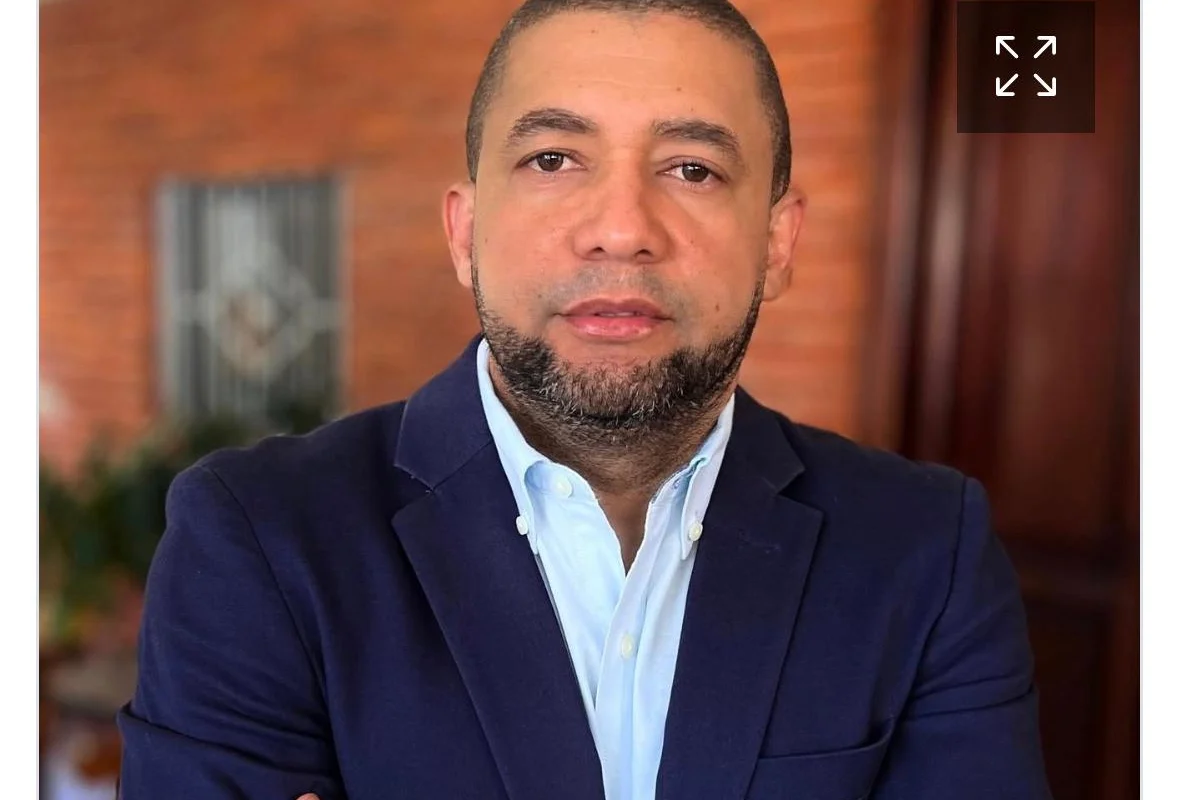 Tribunal de la Altagracia impone medida a comunicador Jefte Ventura por difamación a Petromovil