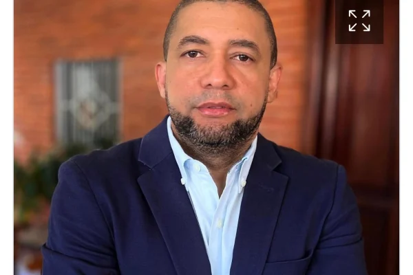 Tribunal de la Altagracia impone medida a comunicador Jefte Ventura por difamación a Petromovil