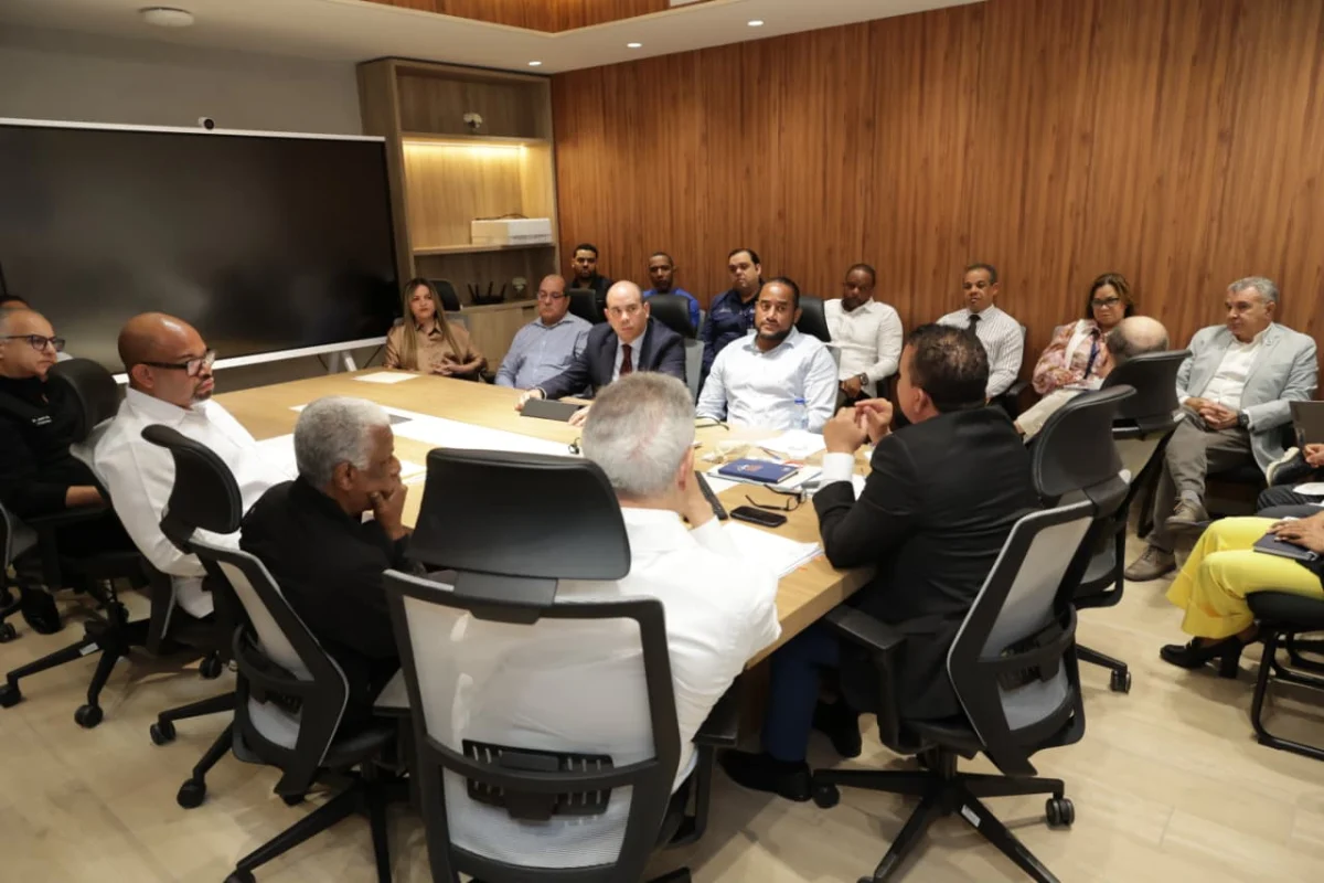 SNS sostiene reunión para coordinar acciones en la Red Hospitalaria en Semana Santa