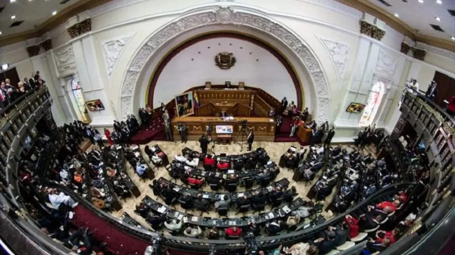 Más de 130 personas se postulan para los cargos de fiscal general y defensor en Venezuela