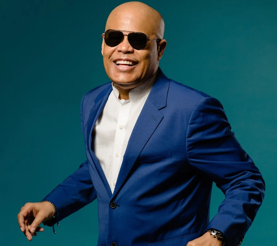 Productora reclama pago de RD$2 millones a familia Pérez por espectáculo «Rubby Pérez, Infinito
