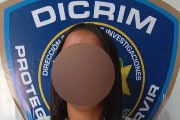Policía apresa a dos personas por estafas electrónicas en operativos recientes