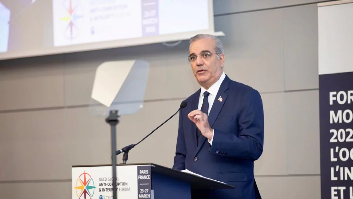 Abinader reafirma la integridad como eje estratégico del Estado en Foro Global Anticorrupción en París