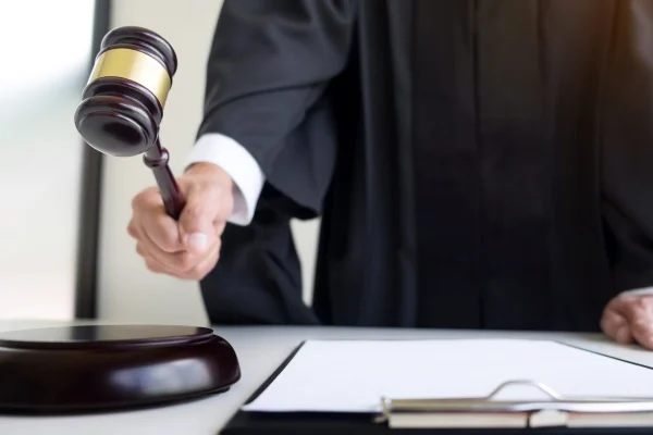 Prisión preventiva para tres hombres imputados de matar a mujer y lanzarla a una cisterna