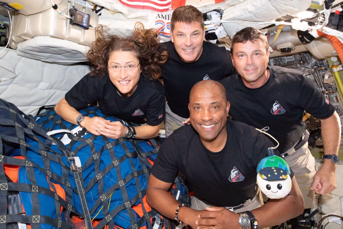 Astronautas de Artemis II inician preparativos para su regreso a la Tierra