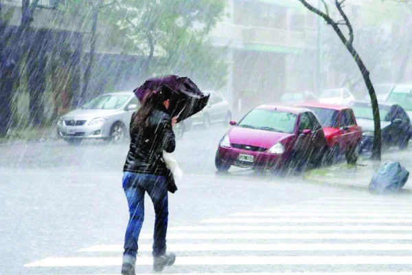 COE llama a no hacer contacto con del tendido eléctrico ni sacar basura a las calles por las lluvias