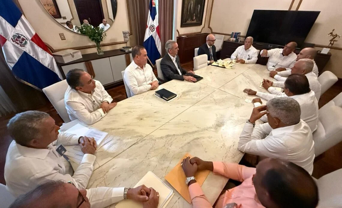 Abinader se reúne con sector arrocero y acuerdan medidas para fortalecer producción