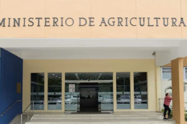 Investigan denuncia en Agricultura tras renuncia por supuestas presiones irregulares