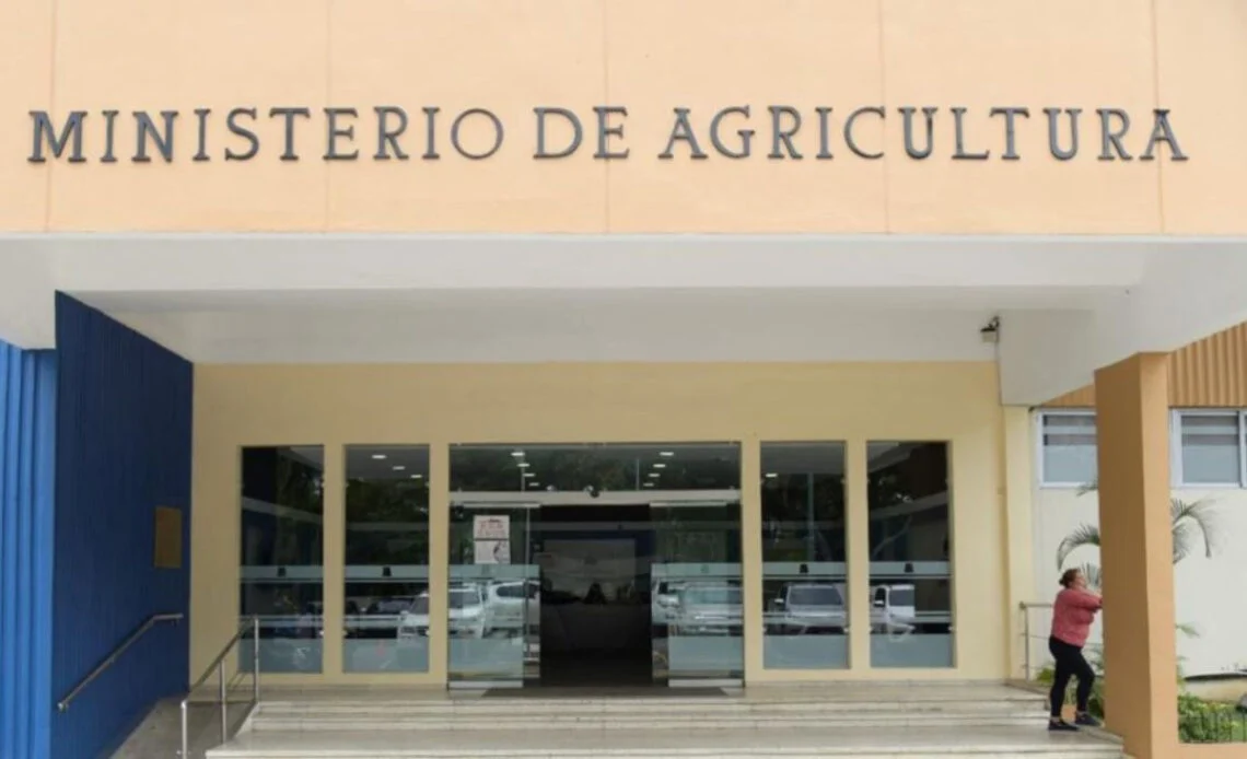 Investigan denuncia en Agricultura tras renuncia por supuestas presiones irregulares
