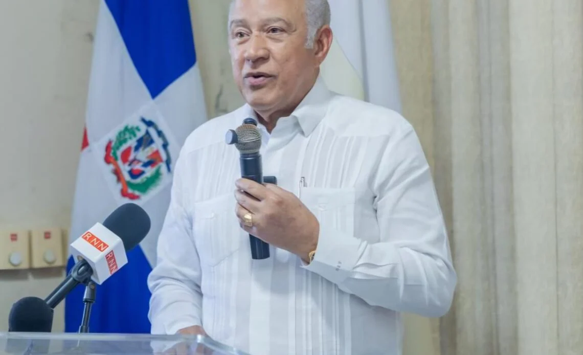 Abinader ordena ampliación a 4 carriles de la autopista Ramón Cáceres con carácter de urgencia