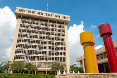 BC mantiene tasa en 5.25 % y alerta sobre aumento de precio en combustible y materia prima