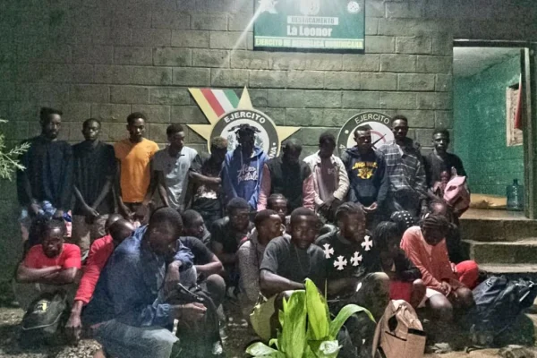 Ejército detiene a 30 indocumentados en zona montañosa de Santiago Rodríguez