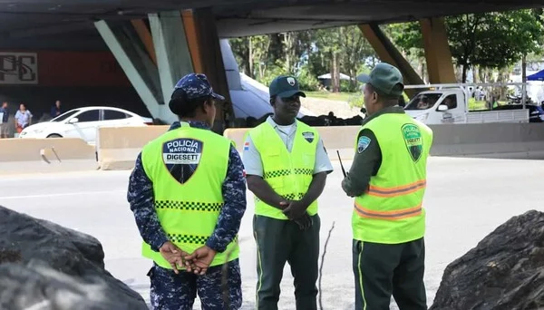 El COE reportó ocho fallecidos en 24 horas y 200 intoxicados por ingesta de alcohol