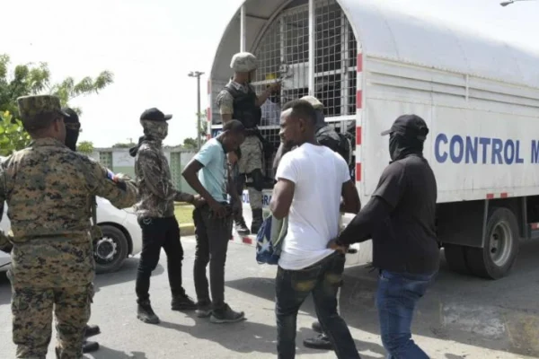 Migración informa detención de 1,107 extranjeros indocumentados y deporta 756