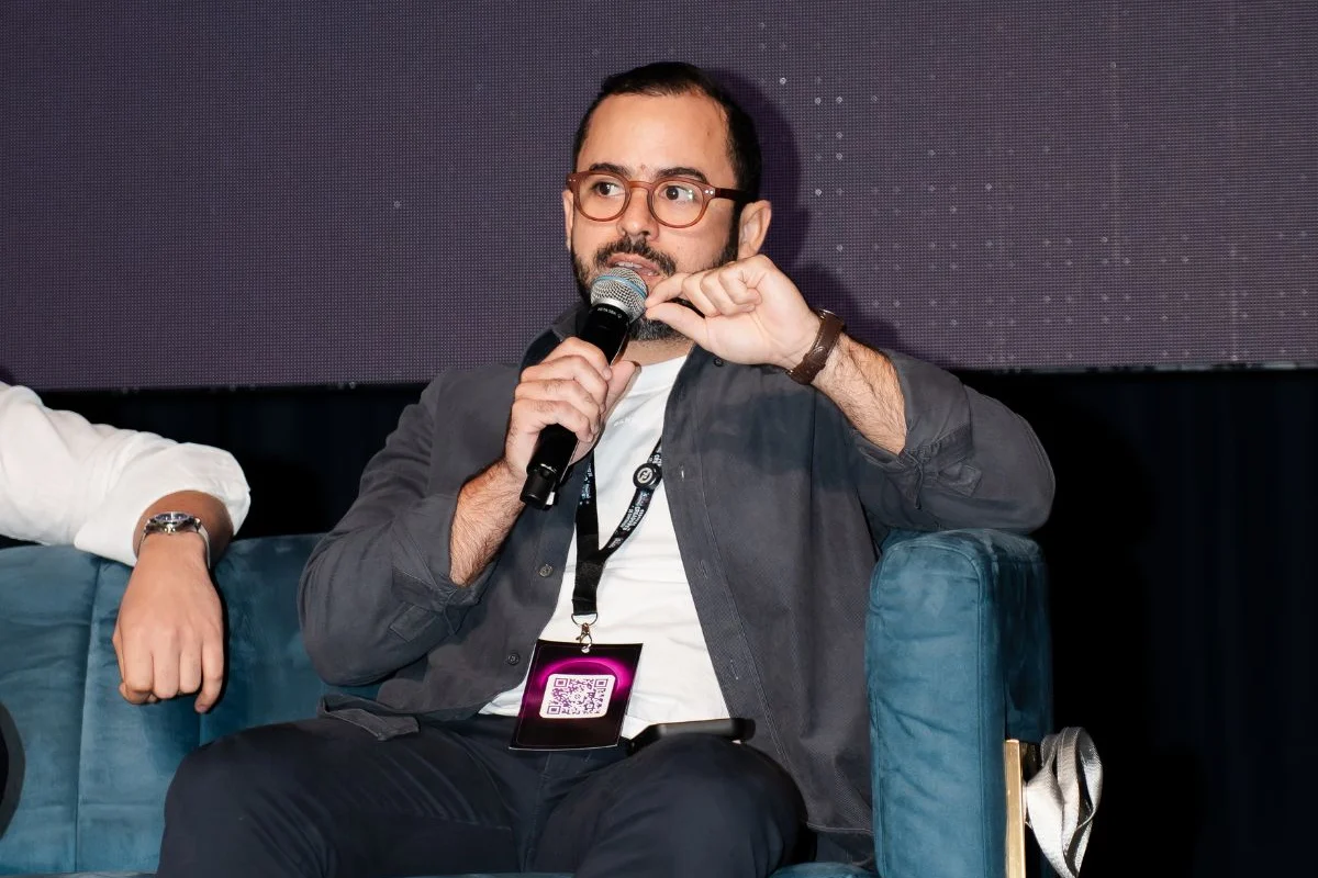 José Rafael Mata advierte que el periodismo debe reinventarse ante la caída del consumo de noticias y el auge de los creadores digitales