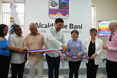 Roberto Ángel Salcedo encabeza entrega de Escuela de Bellas Artes en Baní