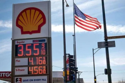 Precios de la gasolina en EE.UU. alcanzan su nivel más alto desde 2022