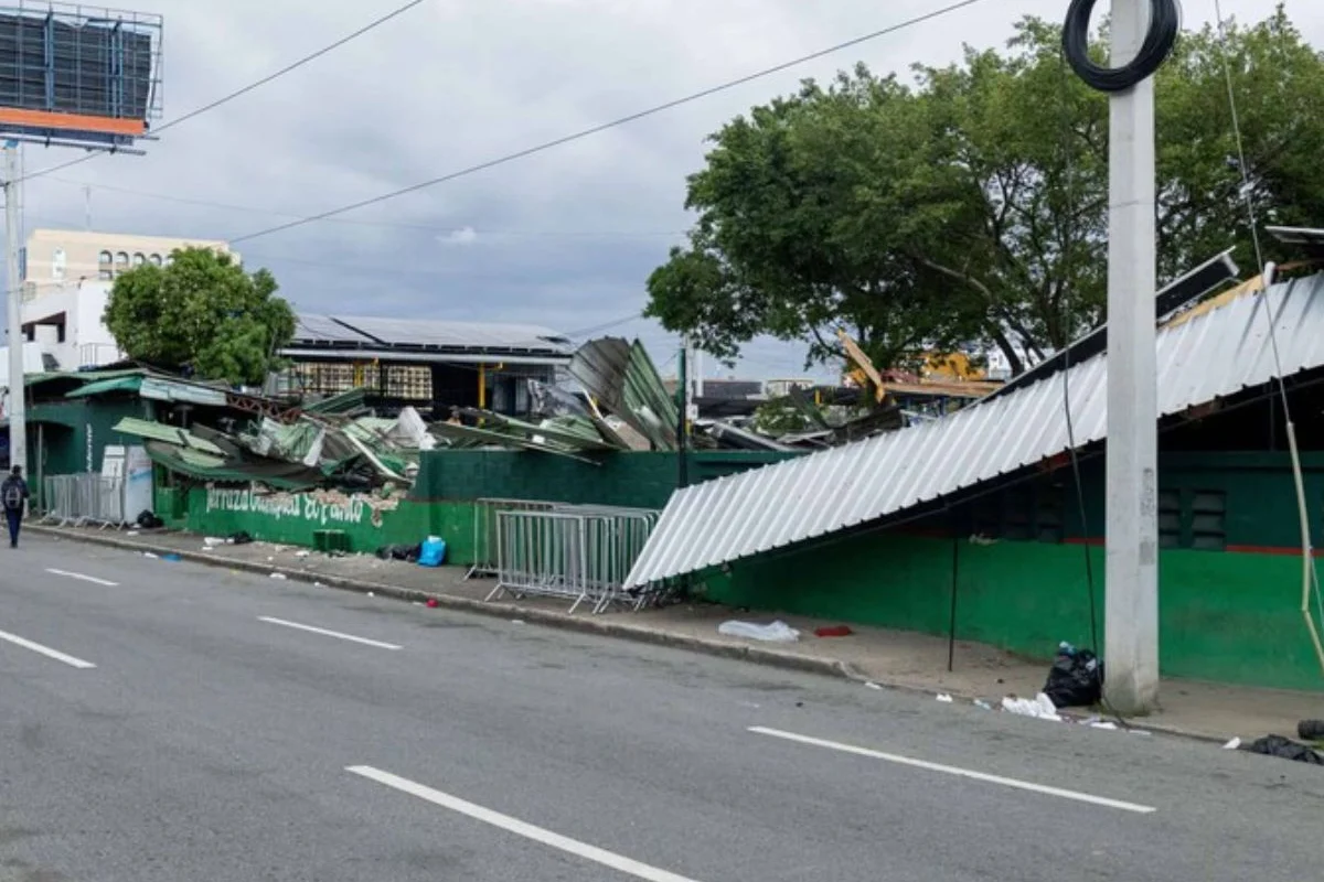 Teleofertas queda en escombros tras desalojo en la Máximo Gómez
