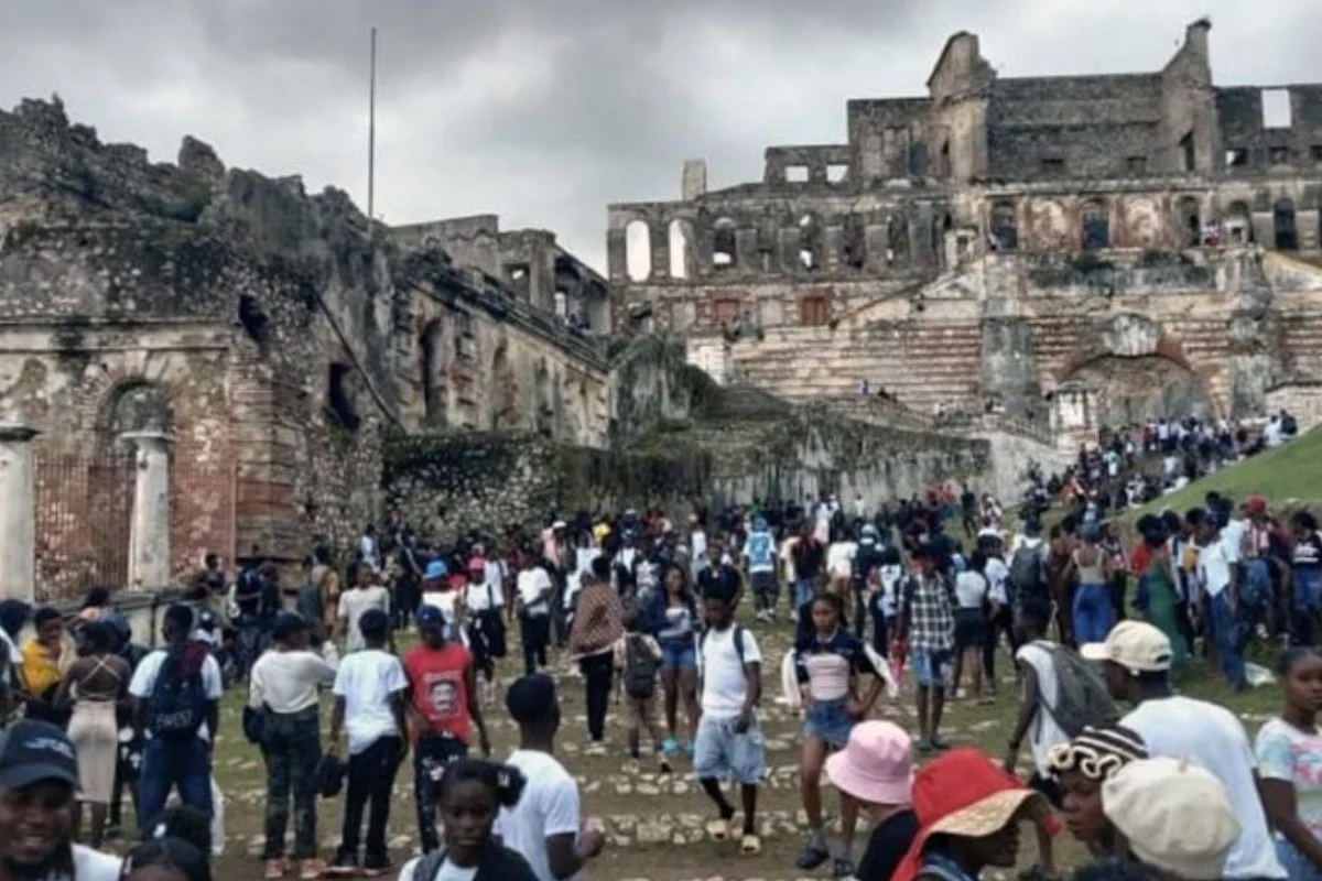 https://cdn.sananews.sy/2026/04/Estampida-en-la-Ciudadela-Laferriere-en-Haiti-causa-al-menos-30-muertos.jpeg