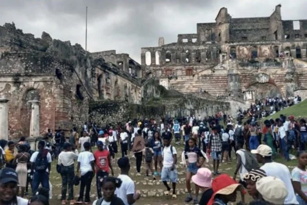 https://cdn.sananews.sy/2026/04/Estampida-en-la-Ciudadela-Laferriere-en-Haiti-causa-al-menos-30-muertos.jpeg