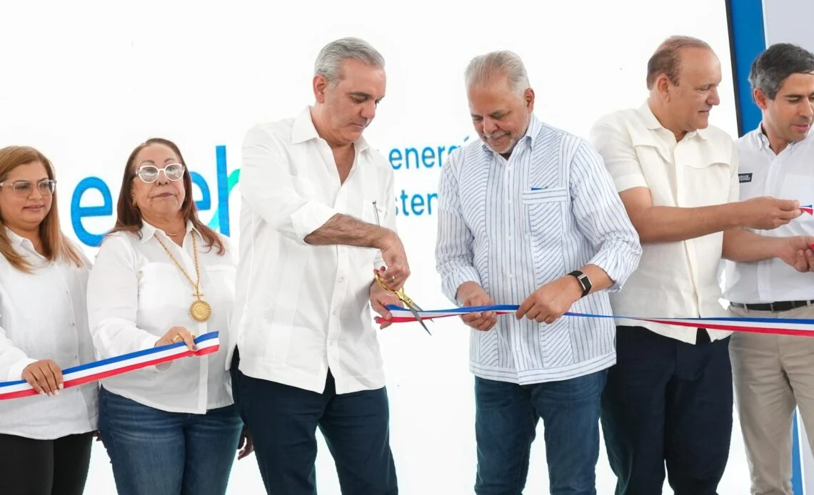 Abinader inaugura carretera Pedregal-La Guázuma en sierra de Santiago con inversión superior a RD$872 millones