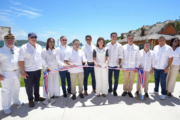 Raquel Peña inaugura primera etapa del puerto Samaná Bayport junto a Turismo y Apordom