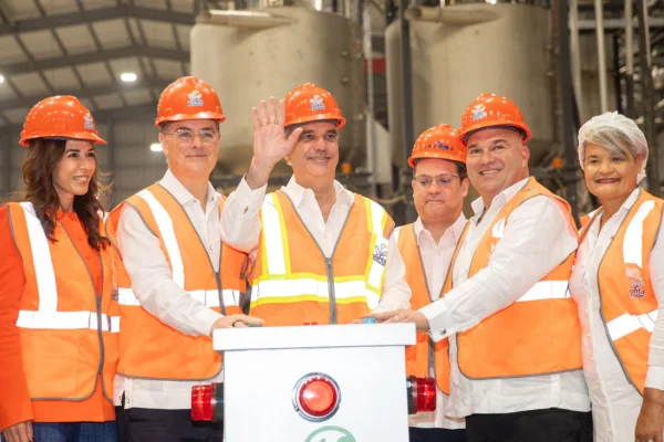 Inauguran Planta Renacer, primera del Caribe en producir resina PET reciclada para alimentos