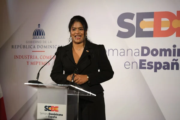 Periodista Sol Valera es designada como auxiliar consular en Marsella mediante Decreto