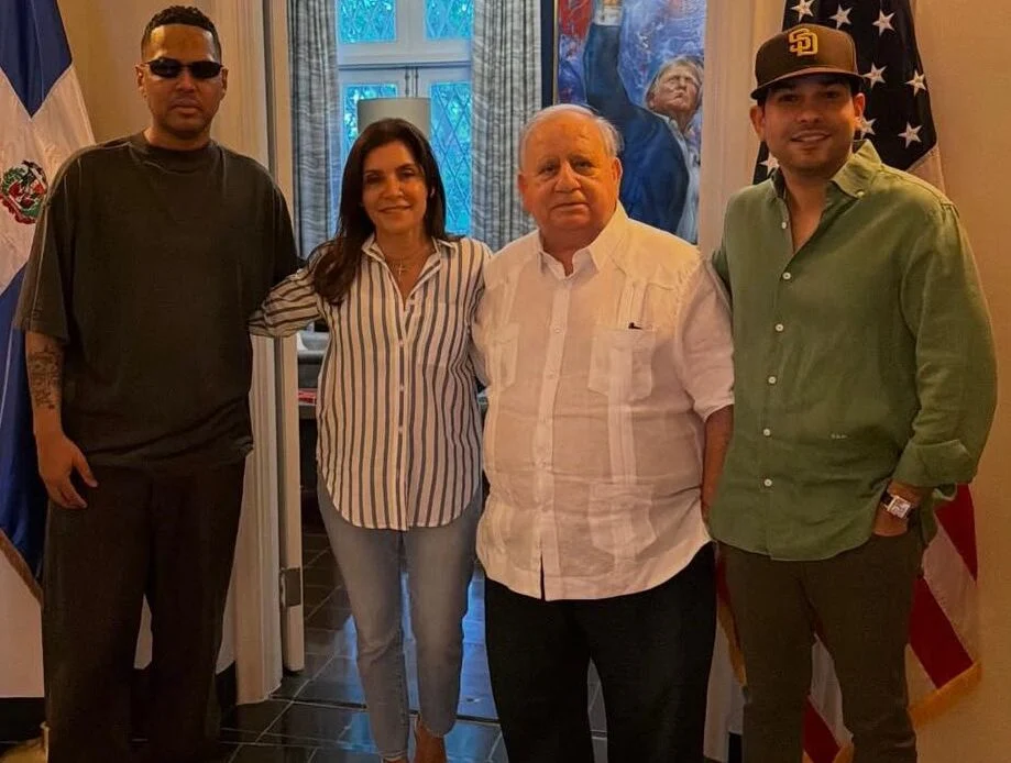 Embajadora de Estados Unidos recibe a Ernesto Fadul en su residencia