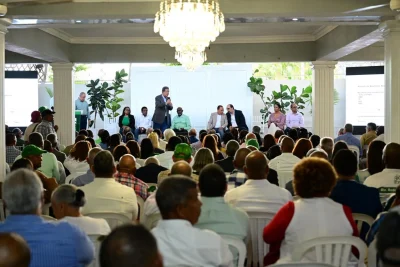 Leonel encabeza asambleas regionales de la Dirección Central de FP en San Cristóbal y Santiago