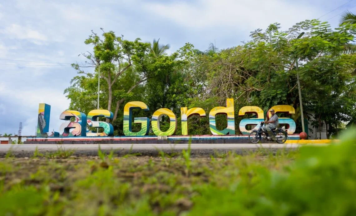 Presidente Abinader inaugura vía de RD$281 millones en Las Gordas, Nagua