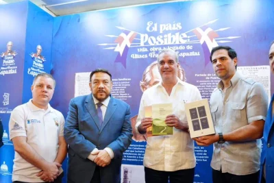 Abinader recorre la Feria Regional del Libro y la Cultura Cibao 2026