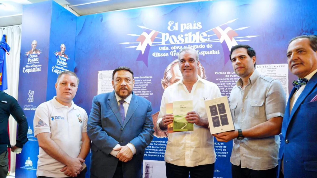 Abinader recorre la Feria Regional del Libro y la Cultura Cibao 2026