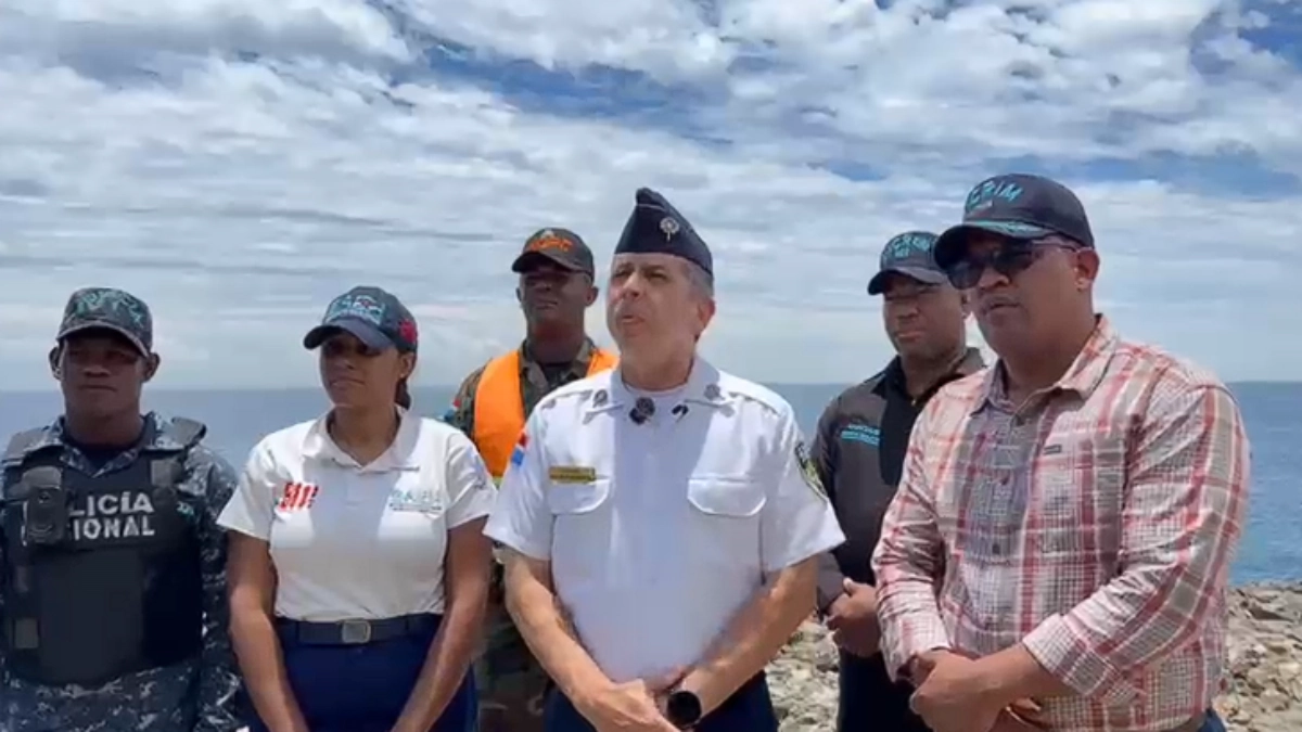 Policía Nacional coordina búsqueda de hombre que se habría lanzado hacia el mar Caribe