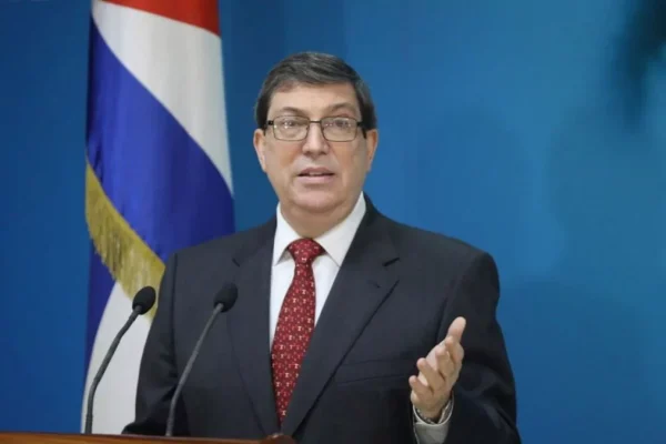 Cuba acusa a EE.UU. de fabricar «pretextos» al decir que acogen militares de adversarios