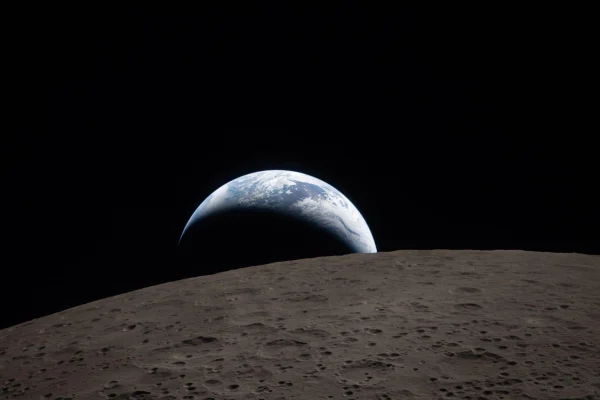 La Casa Blanca publica imágenes de la Tierra y el eclipse solar tomadas por Artemis II