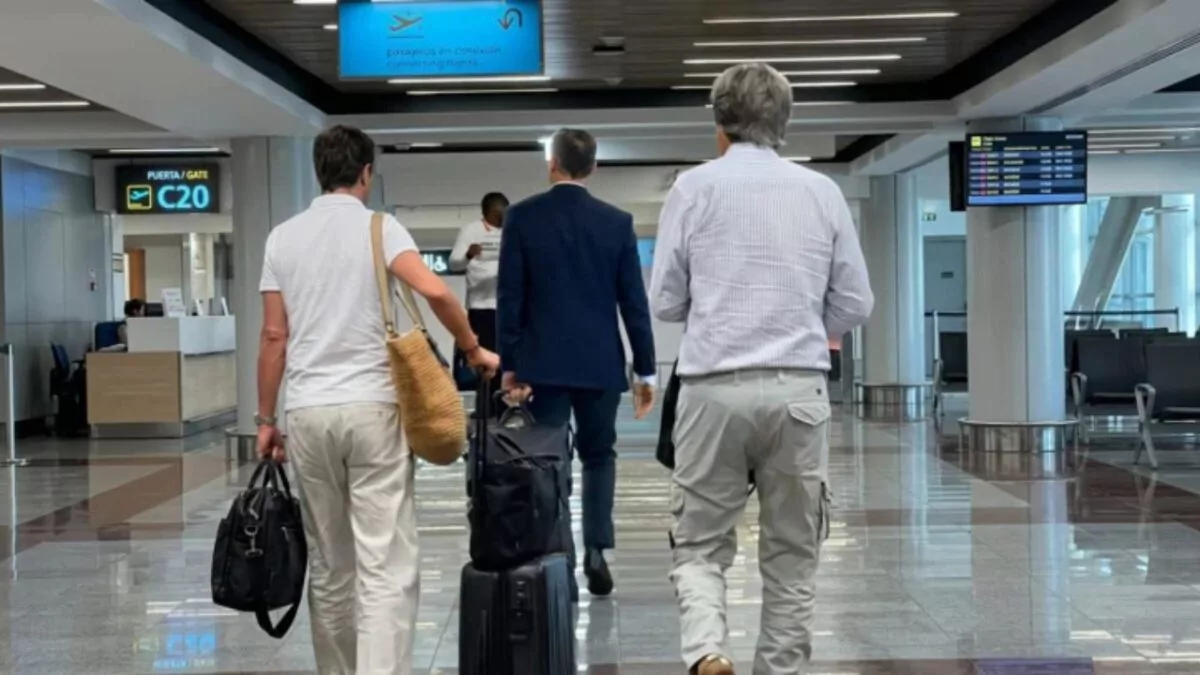 Jean Alain Rodríguez regresa al país desde Madrid