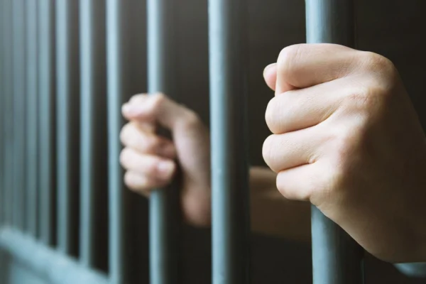 Condenan a 15 años de cárcel a hombre que participó en una violación grupal a una menor