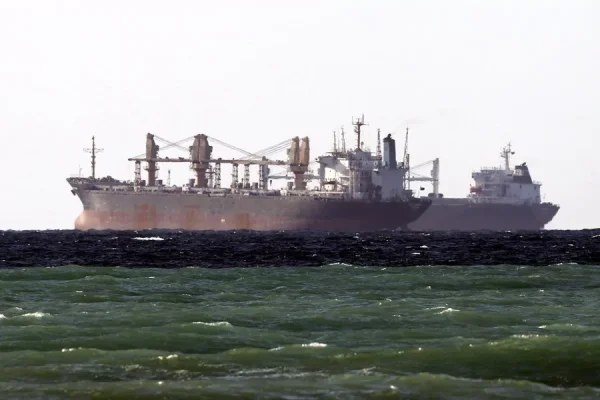 Irán facilita el paso a 182 buques por Ormuz en seis días
