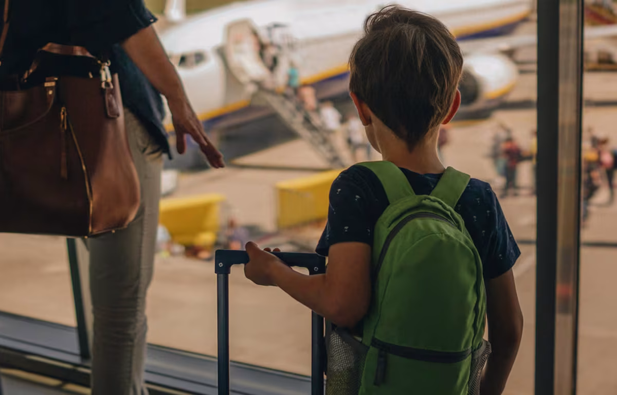 El permiso de salida de menores contará 6,300 pesos y será totalmente digital