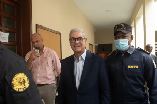 “¡Gonzalo presidente!”: seguidores respaldan a Gonzalo Castillo tras fallo judicial favorable