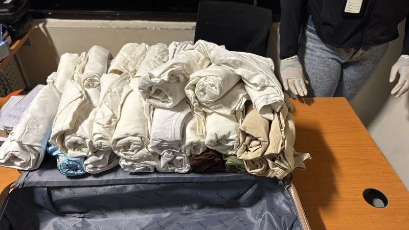 Detienen a una colombiana por narcotráfico en el aeropuerto Las Américas