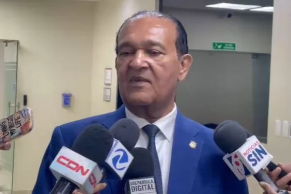 Antonio Marte plantea congelar combustible para transportistas en RD$180 por galón